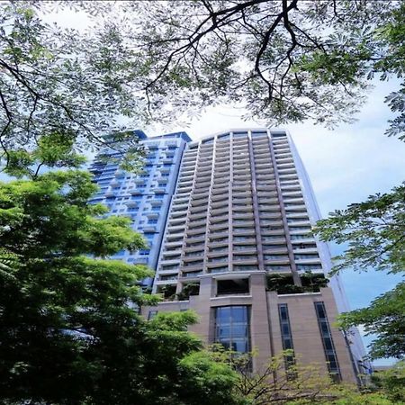 One Bedroom Apartment With Netflix At Greenbelt Makati 마닐라 외부 사진