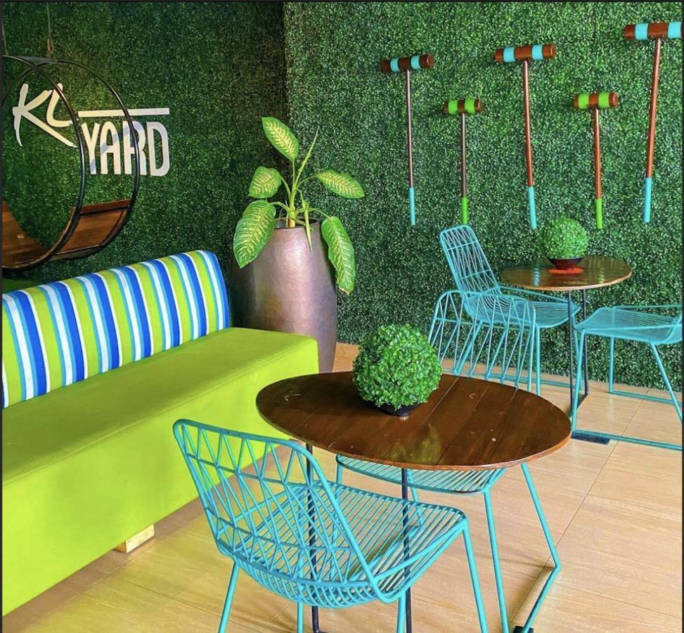 One Bedroom Apartment With Netflix At Greenbelt Makati 마닐라 외부 사진